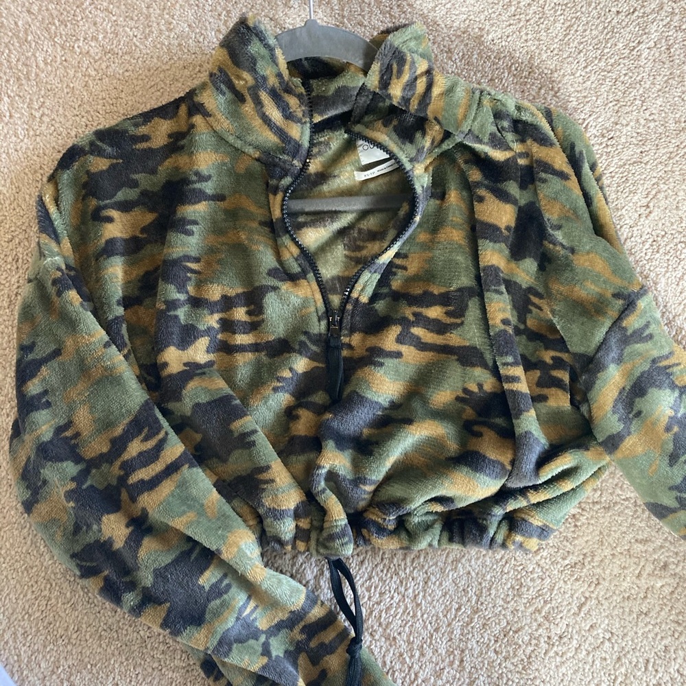 Urban outfitters cropped pullover